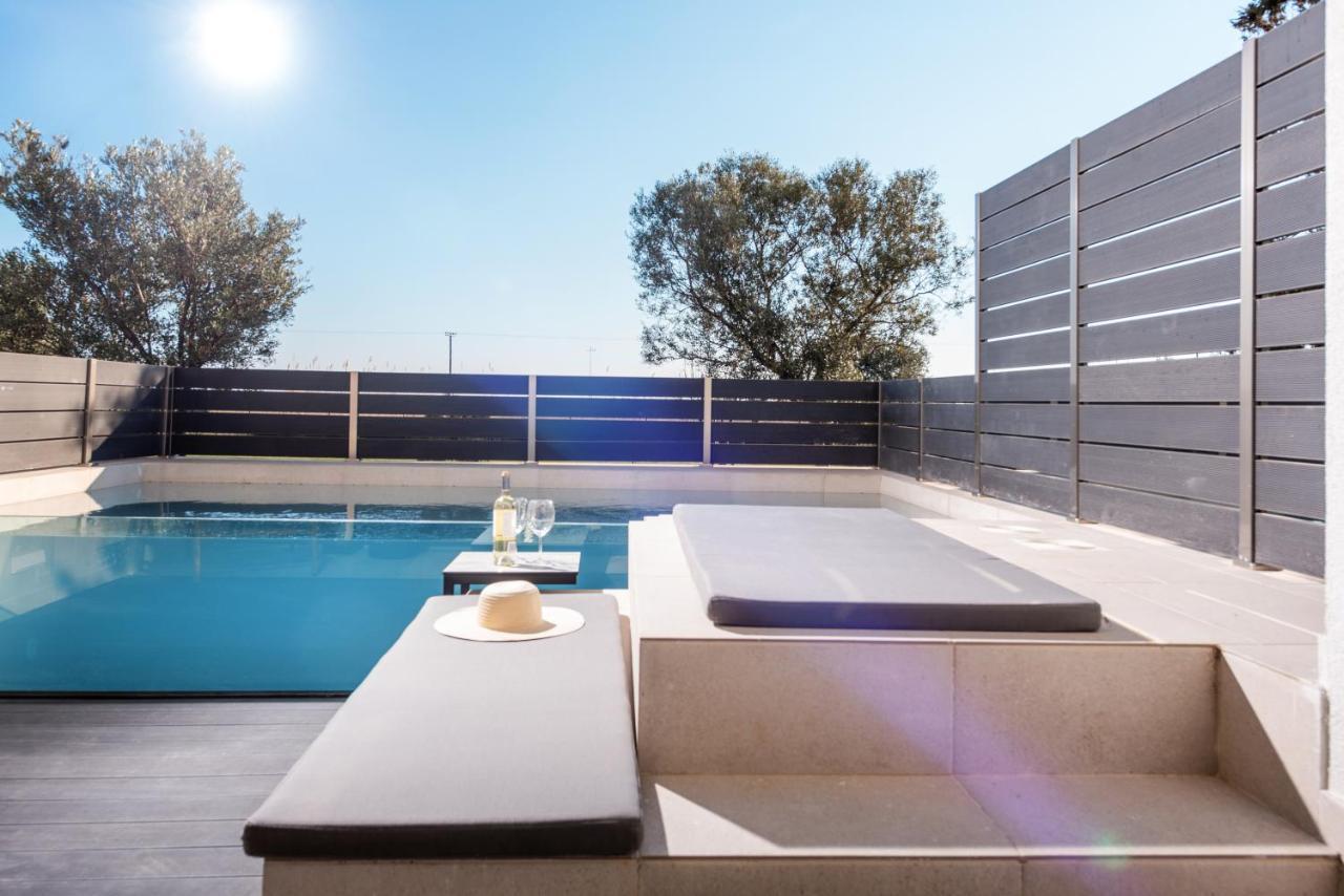 Serene Seafront Villas ネア・イラクリア エクステリア 写真