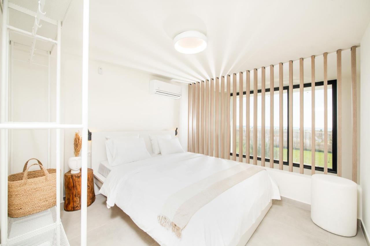 Serene Seafront Villas ネア・イラクリア エクステリア 写真