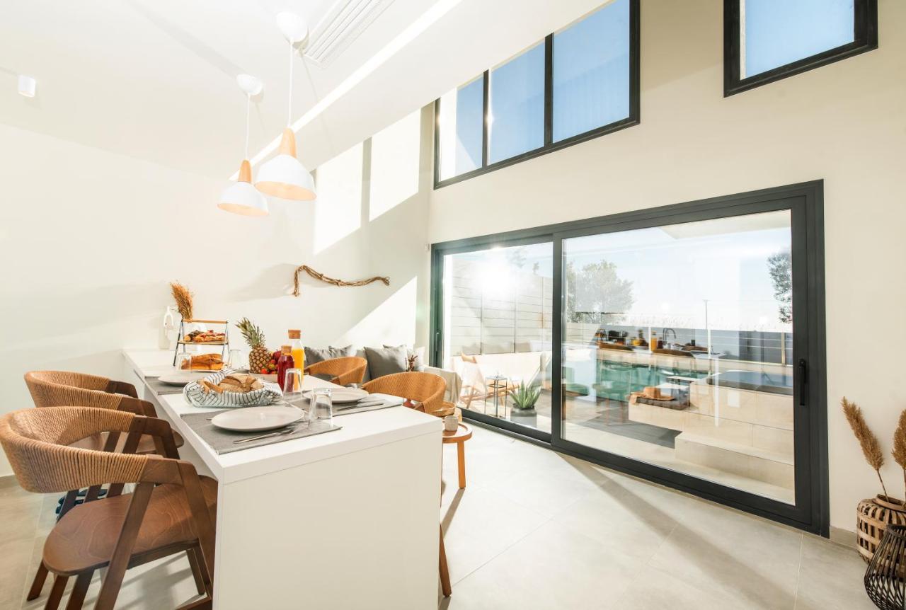 Serene Seafront Villas ネア・イラクリア エクステリア 写真