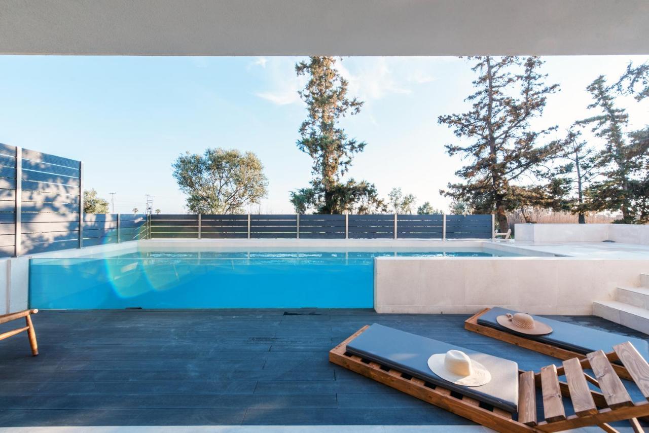 Serene Seafront Villas ネア・イラクリア エクステリア 写真