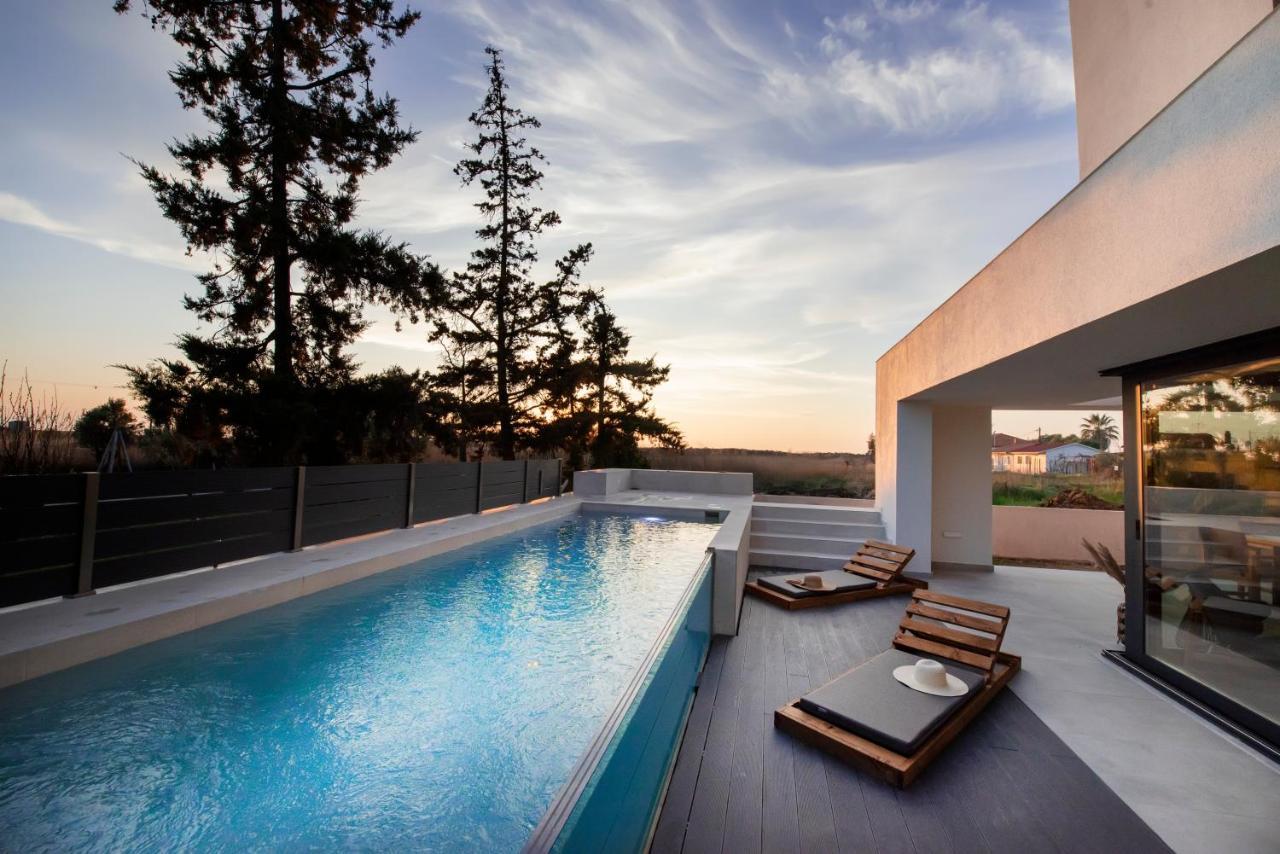 Serene Seafront Villas ネア・イラクリア エクステリア 写真